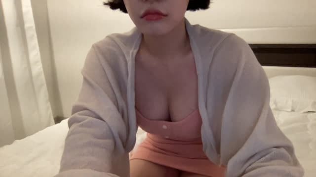 netto5netto 性感短发妹美乳诱惑自慰高潮