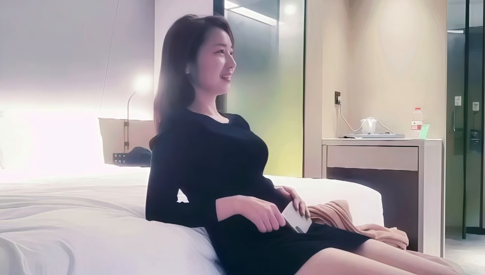 【文轩探花】网约高颜值良家，笑起来很甜美的黑色包臀裙妹妹