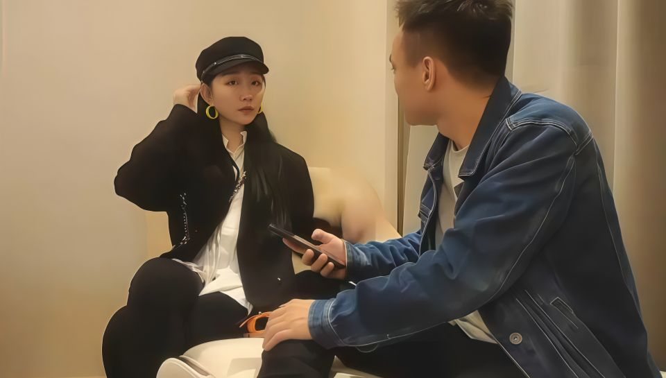 【步宾探花】深夜场约了个黑帽大耳环长腿妹子啪啪，舔弄摸奶调情，口交后入抽插猛操